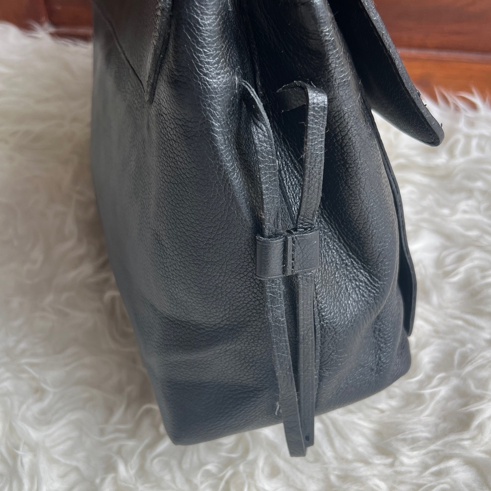 Auth Louis Vuitton LockMe Noir MM | Price Firm - Picture 4 of 16